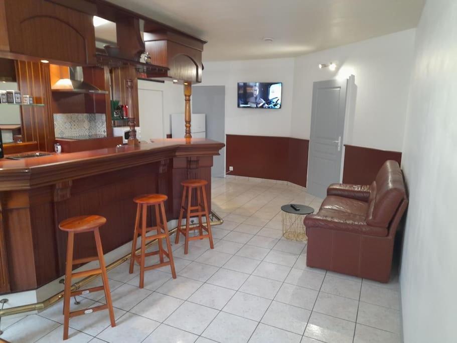 Appartement Au Bord Du Canal 몽바르 외부 사진